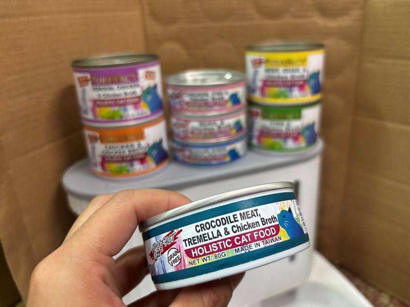 女人知己試用大隊,口碑行銷,部落客行銷,PURRFACT 波菲特貓用主食罐,主食罐,PURRFACT波菲特,貓主食罐,貓罐,PURRFACT波菲特貓用主食罐,魚肉蔓越莓主食罐,鮮嫩雞主食罐,鹿肉雞肉主食罐,牛肉鵪鶉貓主食罐,干貝蠶蛹配方,鱷魚肉白木耳配方,雞肉魚肉配方,安心鶉配方,評價,體驗,適口性佳,心得,成貓適用,高齡貓適用,質地是慕絲狀